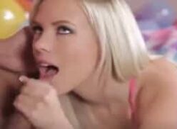 Bibi Jones saborea un gran miembro en su celebración de cumpleaños