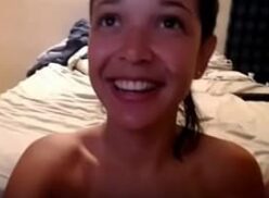 Morena se graba dando sexo oral excepcional en periscope