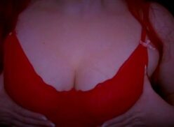 Peachy Whispering ASMR Masaje de tetas Patreon Video