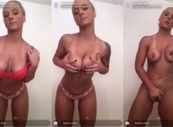 Courtney Rae Snapchat Sujetador rosa y bragas rosas Desnudo Video Leaked