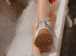 Belle Delphine desnuda en baño con zapatos Onlyfans Set Leaked