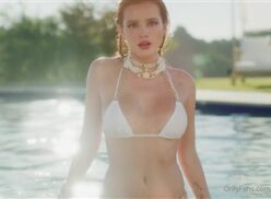 Bella Thorne desnuda piscina blanco bikini vídeo Leaked