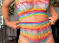 Traje de ganchillo colorido de Vicky Stark Pruébate Onlyfans Video Leaked