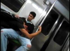 Arrimones En El Metro Gay