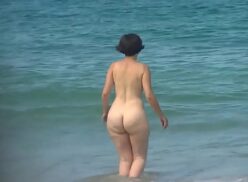 Desnuda En Playa