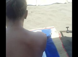 Maduras En La Playa Desnudas
