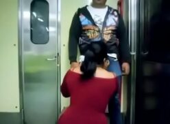 Tocando Nalgas En El Metro
