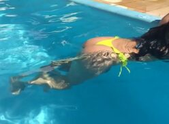 Piscina julinha desnuda piscina de youtube
