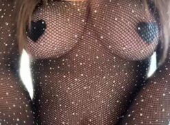 Christina Khalil Ver-a Través de Body Pasties Onlyfans Video Leaked