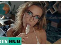 Gina Carla chupando paletas ASMR vídeo Leaked