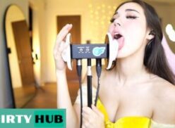 Indiefox sumisa oreja lamiendo ASMR vídeo porno Leaked