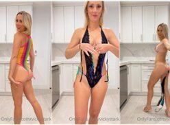 Vicky Stark filtrarse   Desnudo colorido traje probar en