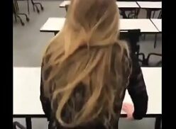 Vídeo sexual en el aula con el estudiante más caliente de la escuela y el maestro