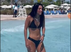 Charli D Amelio Bikini Wave piscina vídeo Leaked