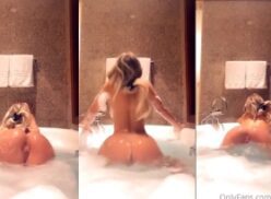 Stefanie Gurzanski desnuda bañera filtrada Onlyfans vídeo