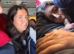 Sexo oral a la pareja durante un viaje en avión