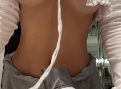 Deslizamiento de pezón desnudo de Daisy Keech OnlyFans Vídeo Leaked