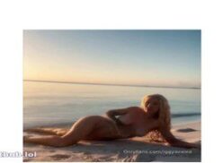 Iggy Azalea desnuda en la playa OnlyFans Video Leaked